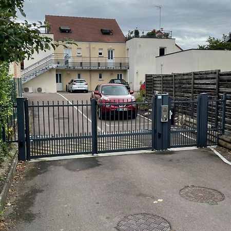 Studio Calme Et Cosy Saint-Julien-les-Villas Exterior photo
